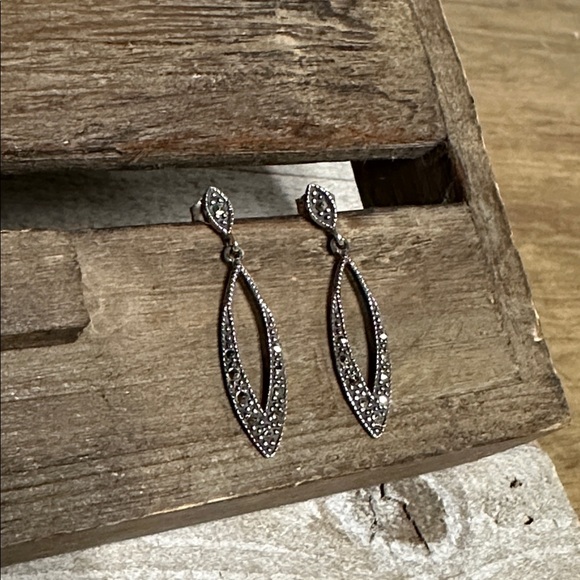 925 Sterling Silver Jewelry - 925 sterling silver great shape marcasite stamped SU solid well made earrings